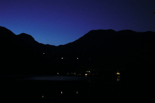 夜の湯ノ湖
