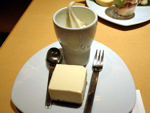 京豆冨 不二乃：豆乳チーズケーキ&豆乳ソフト