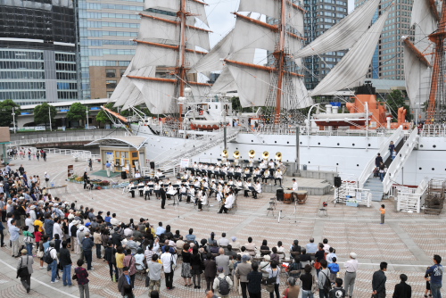 日本丸の総帆展帆と横浜マリタイムミュージアム