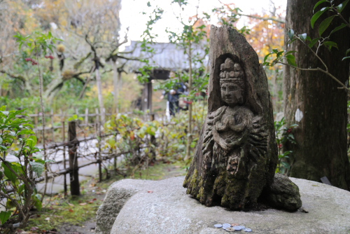円覚寺：木彫りの仏像