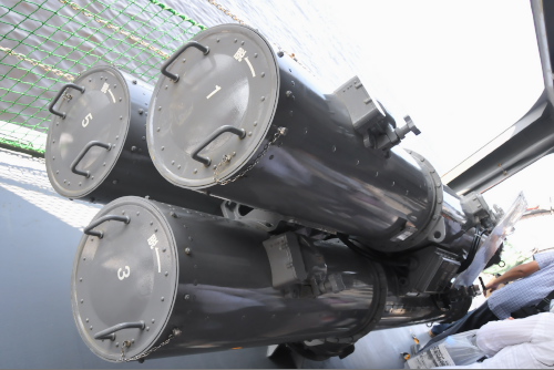 68式C対潜短魚雷3連装発射管